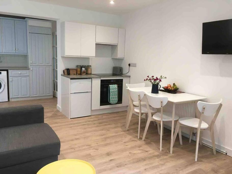 Bright And Spacious Annex Near Lymington With Private Garden Eksteriør billede